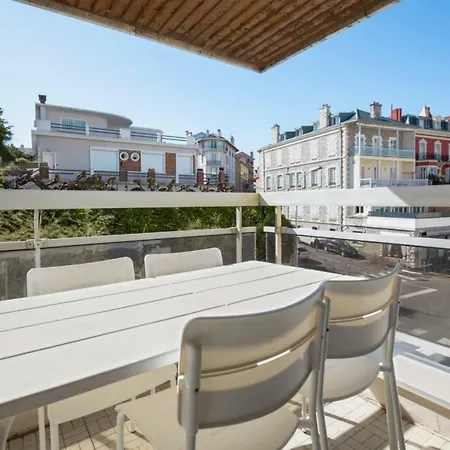 Charming Flat In The Heart Of